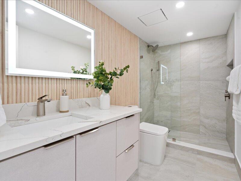 CLARIDGES I CONDO - Residential