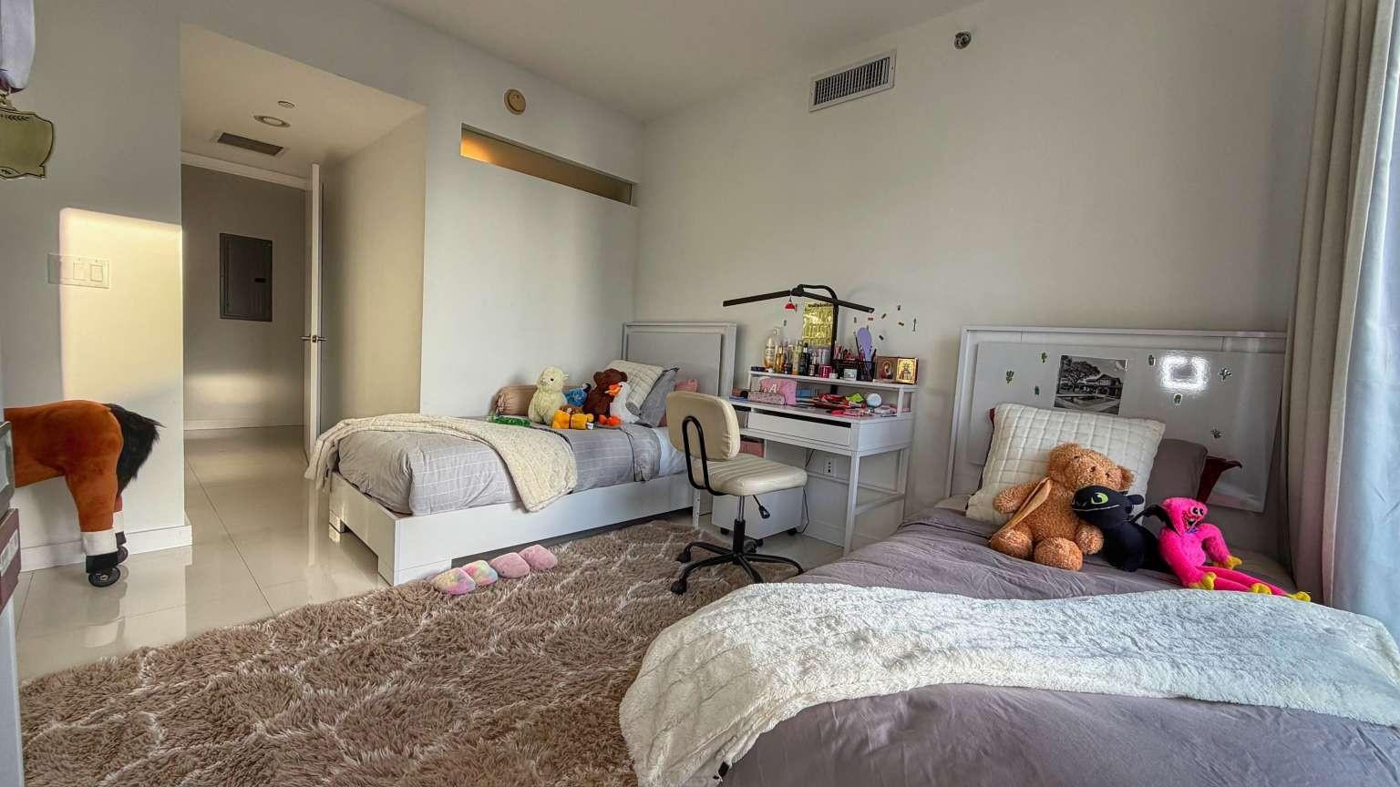 ICON BRICKELL CONDO NO 3 - Residential