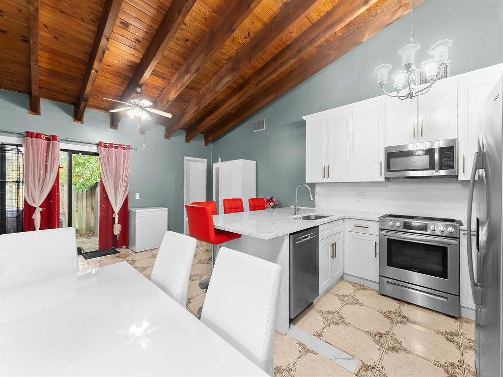 Brentwood Manors - Residential