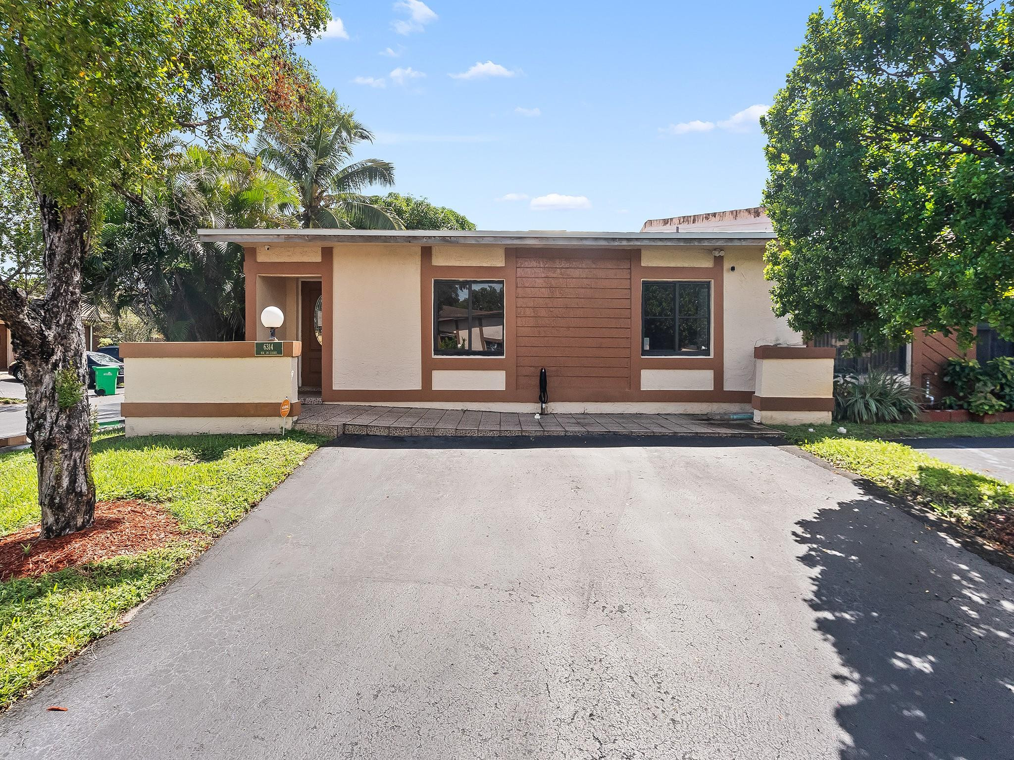 Brentwood Manors - Residential