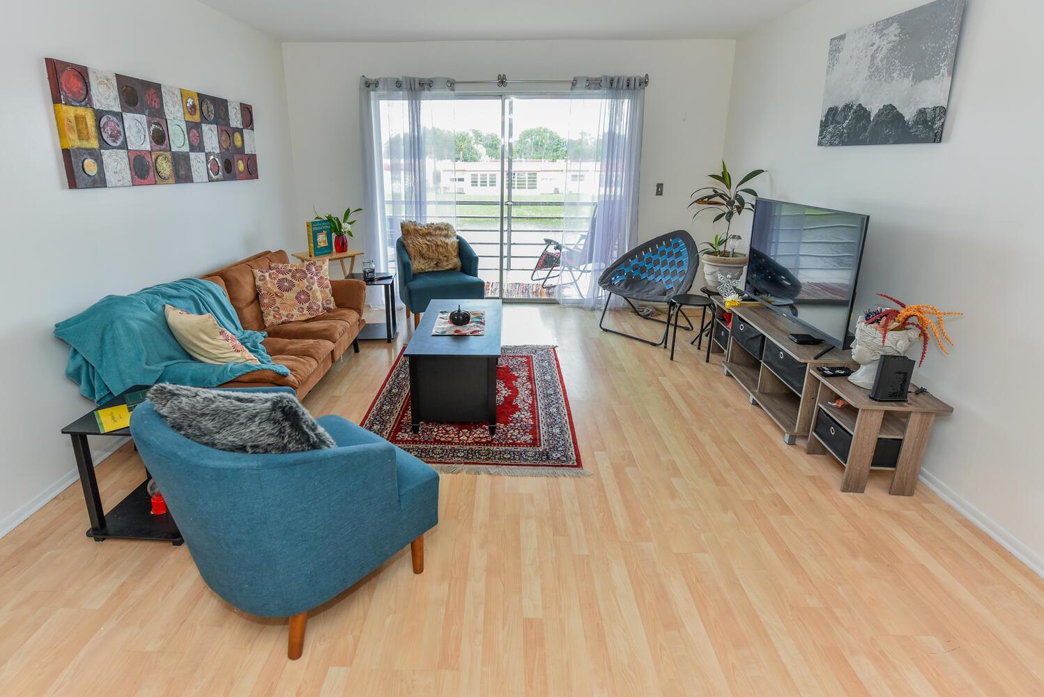 GOLDEN LAKES VILLAGE COND - Residential Lease