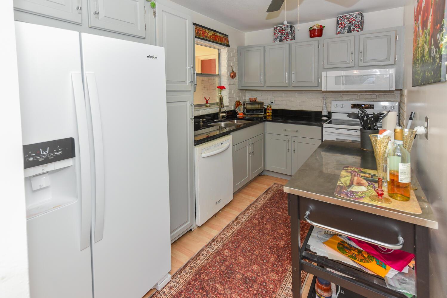 GOLDEN LAKES VILLAGE COND - Residential Lease