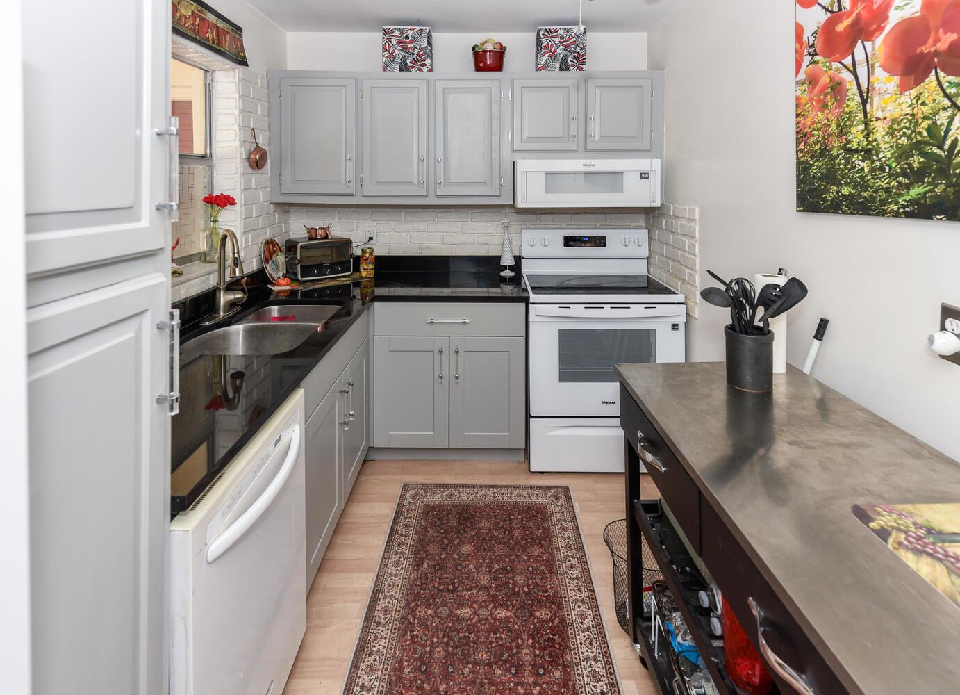 GOLDEN LAKES VILLAGE COND - Residential Lease