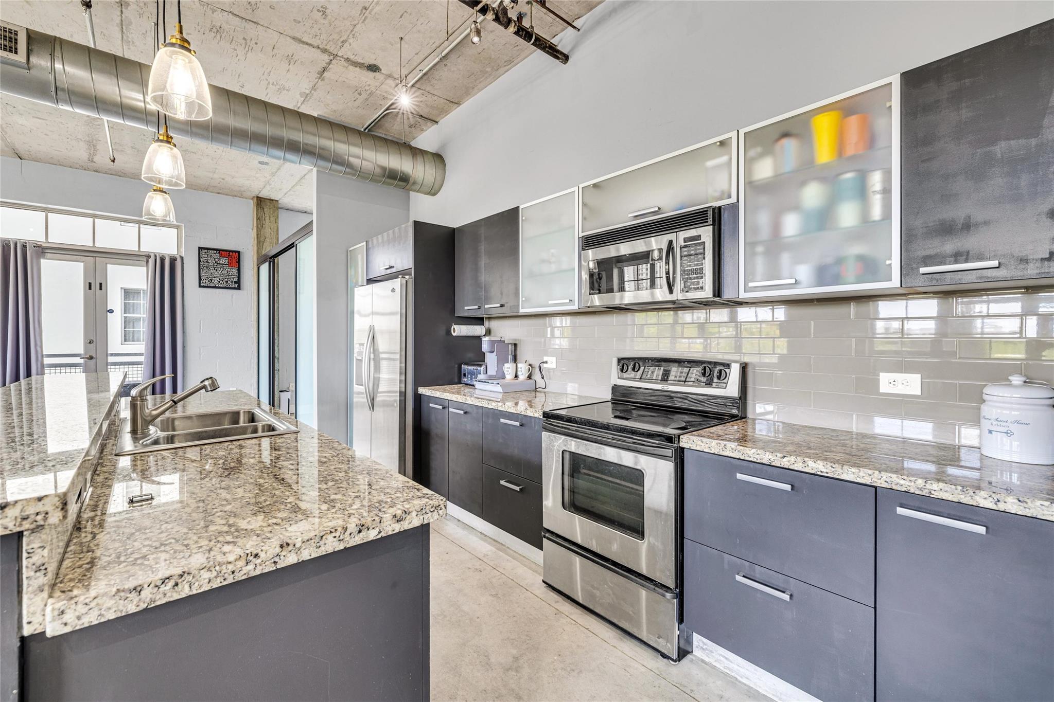 435 N Andrews Ave 301