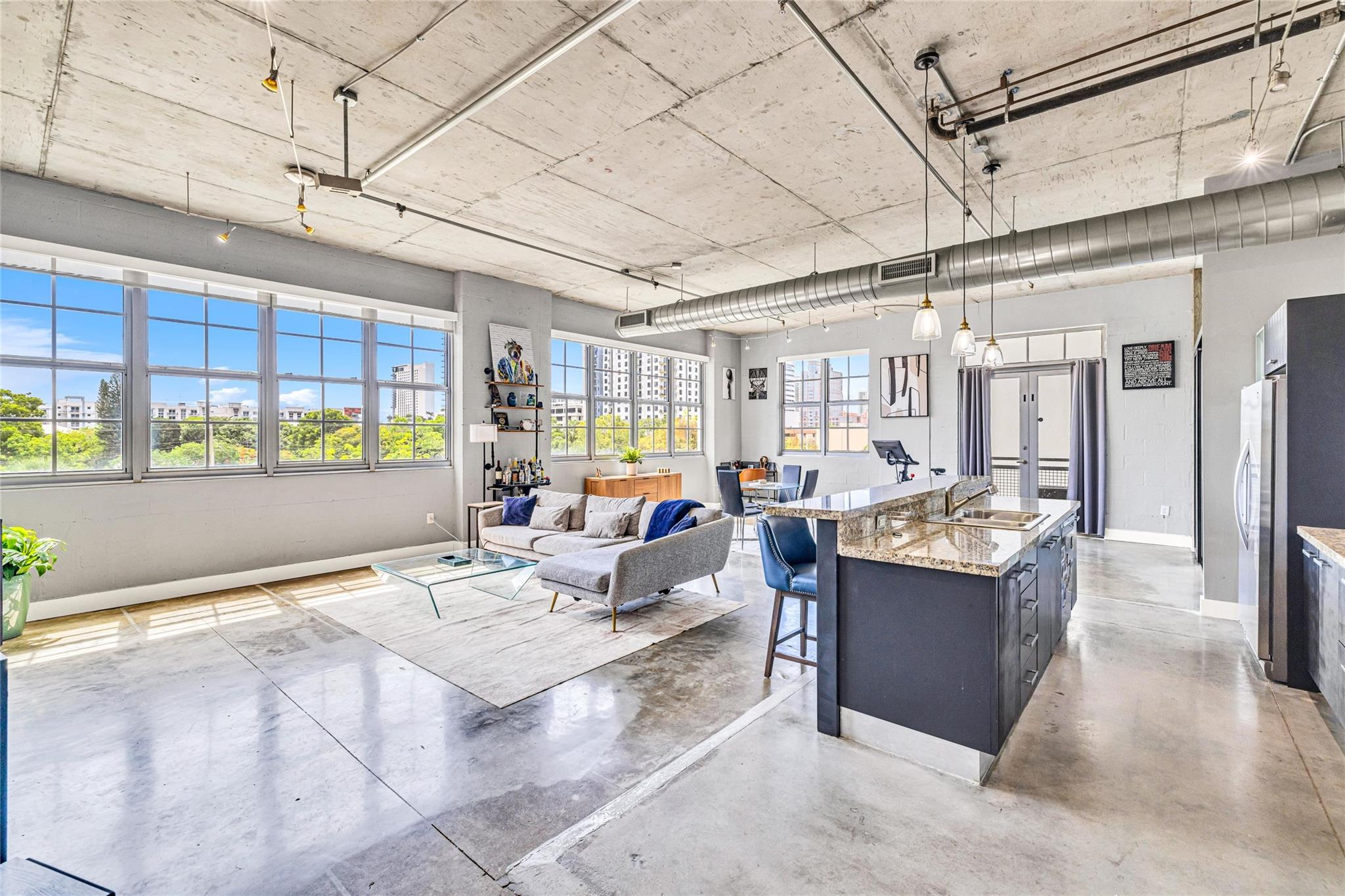 435 N Andrews Ave 301