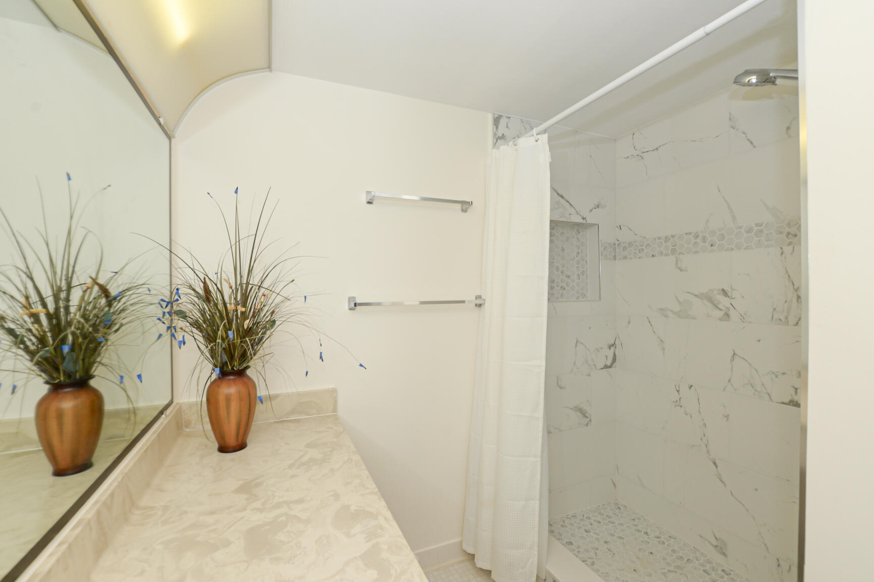 CIRCLE BAY YACHT CLUB CONDO - Residential Lease