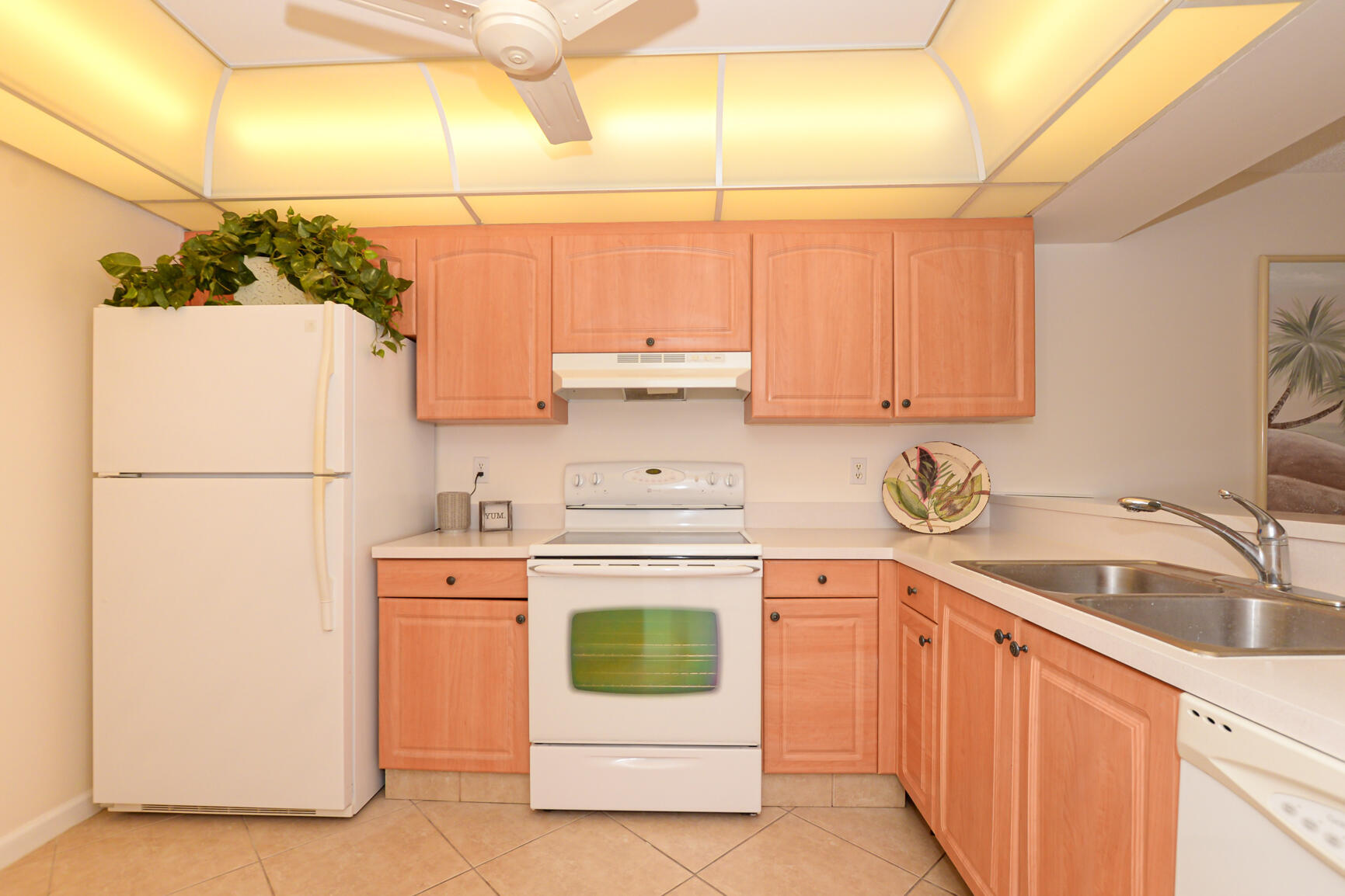 CIRCLE BAY YACHT CLUB CONDO - Residential Lease