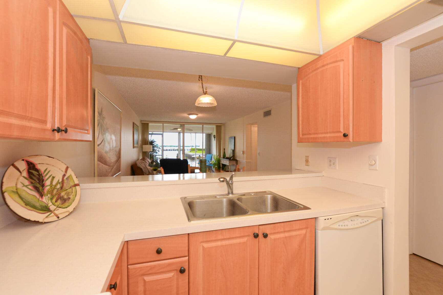 CIRCLE BAY YACHT CLUB CONDO - Residential Lease