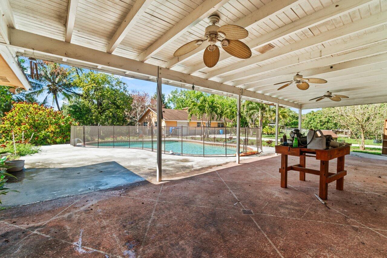 PALM BEACH FARMS CO 3 - Residential