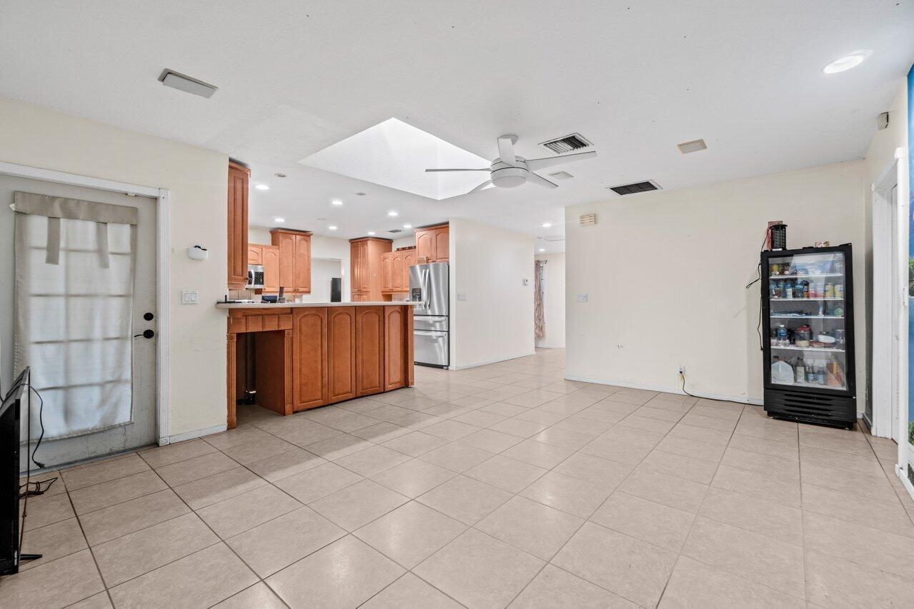 PALM BEACH FARMS CO 3 - Residential