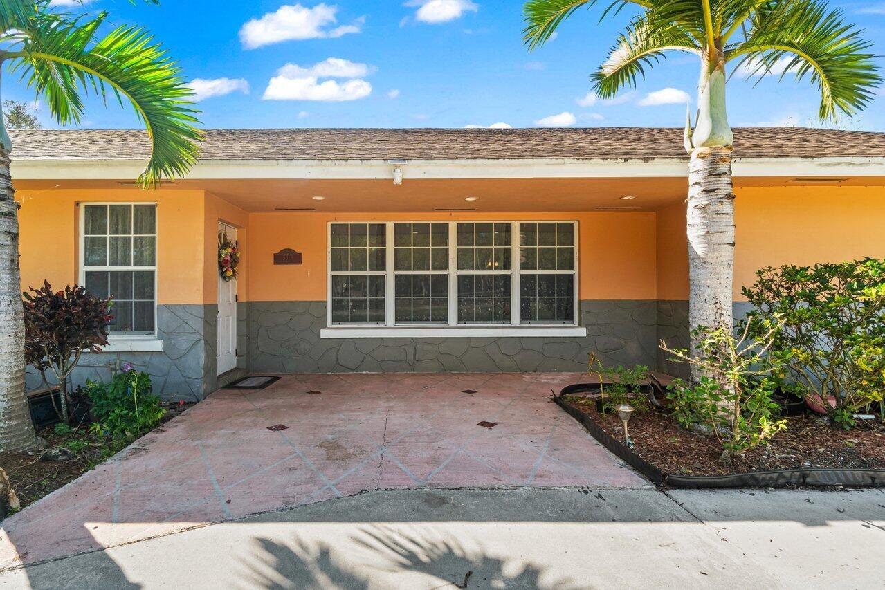 PALM BEACH FARMS CO 3 - Residential