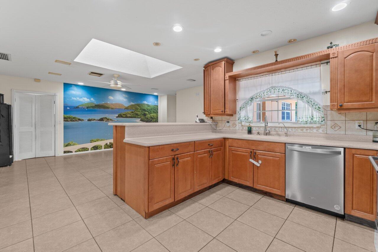 PALM BEACH FARMS CO 3 - Residential