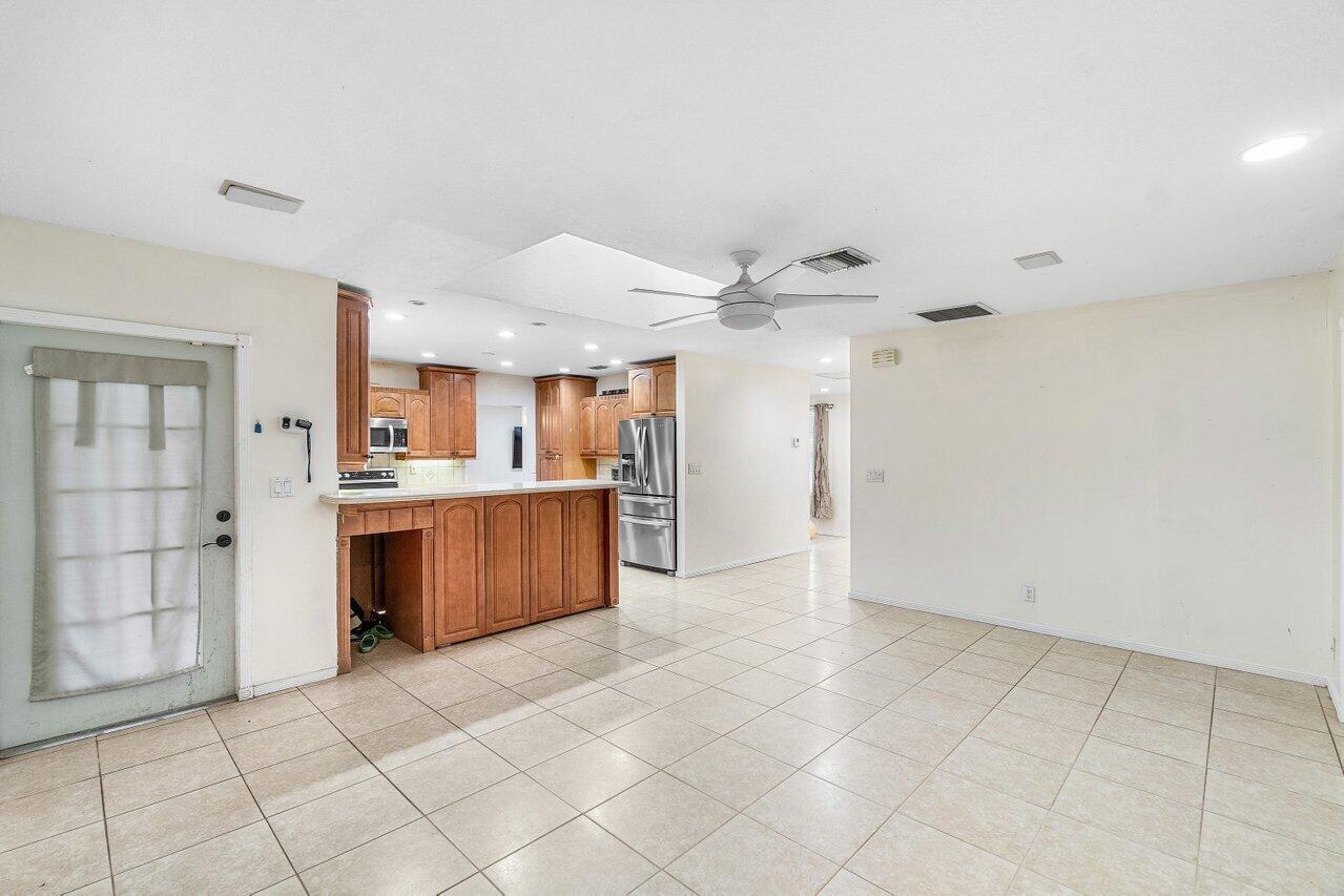 PALM BEACH FARMS CO 3 - Residential