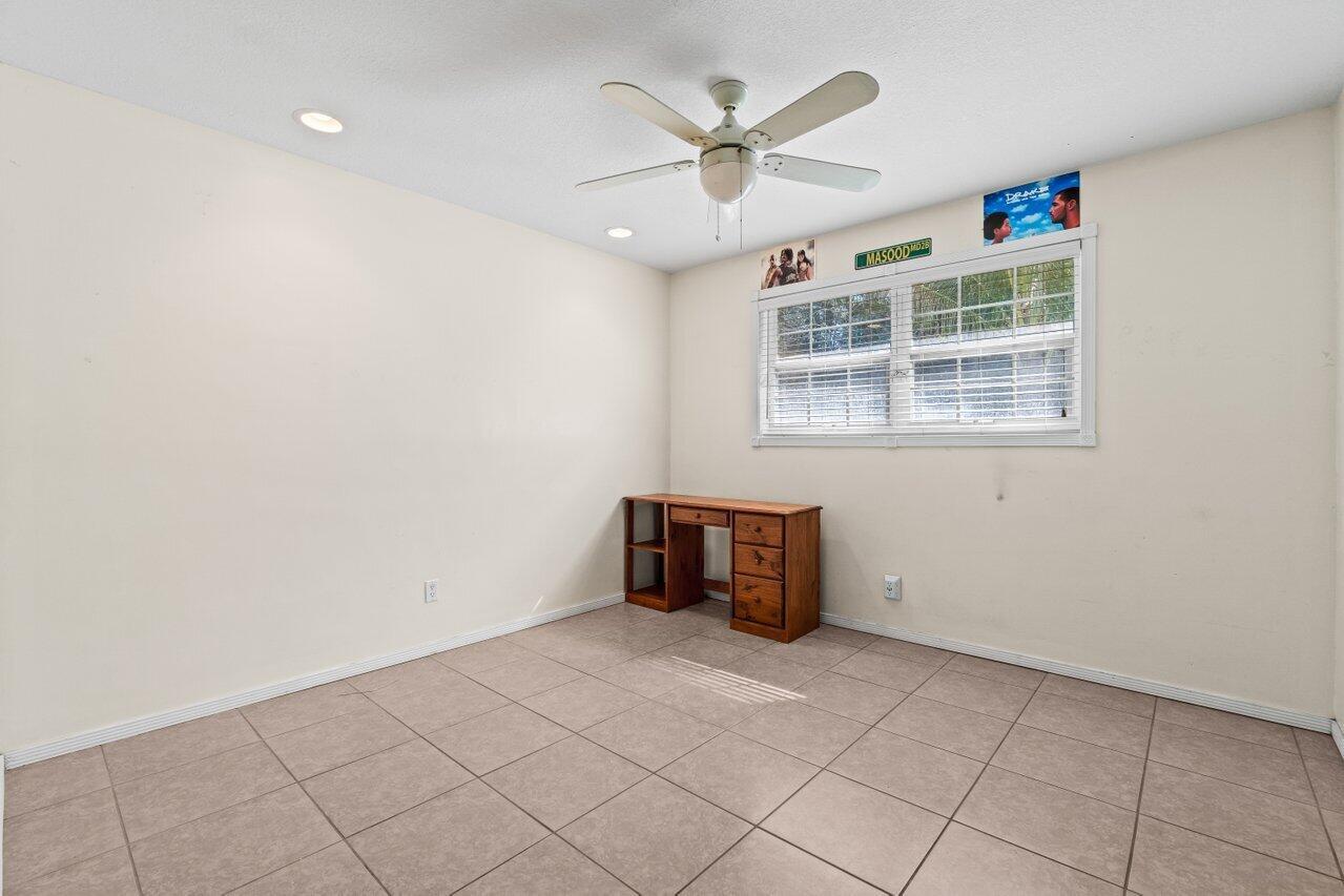 PALM BEACH FARMS CO 3 - Residential
