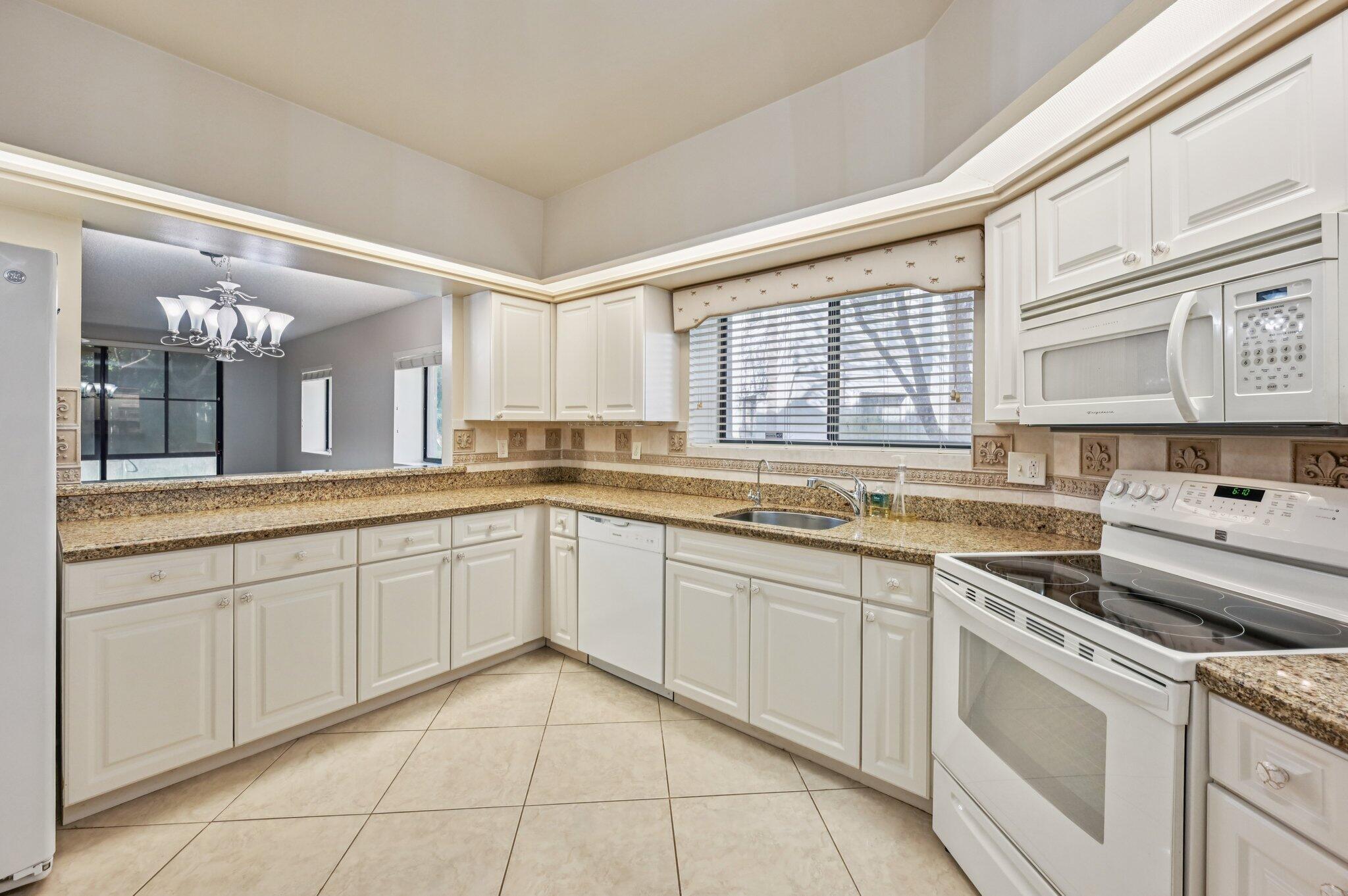 DUNBAR WOODS CONDO 4,
Dunbar Woods - Residential