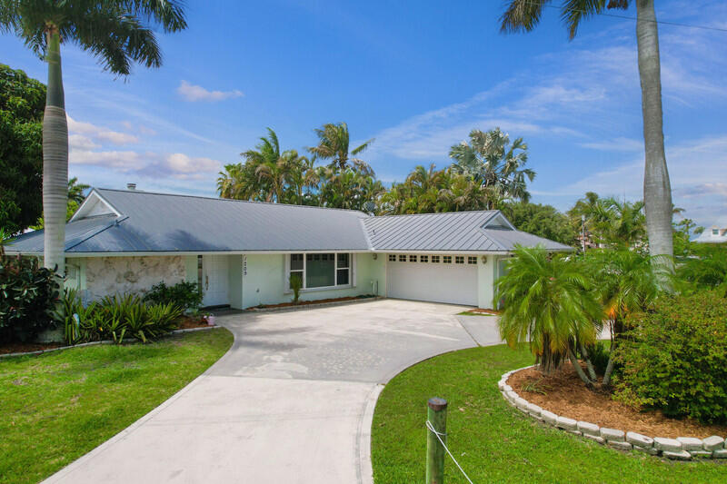 1209 SW Dyer Point Road