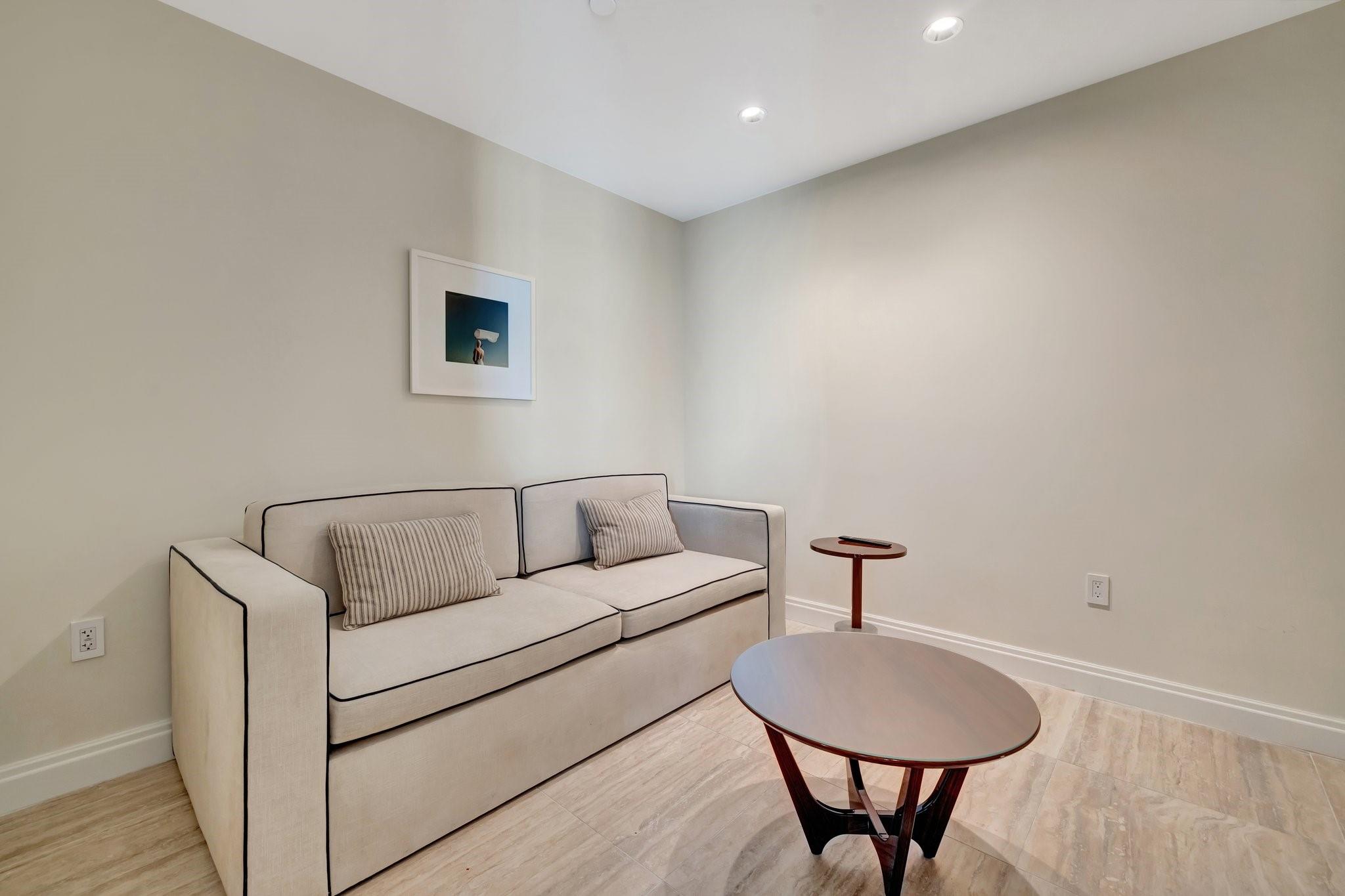 Four Seasons - Residential