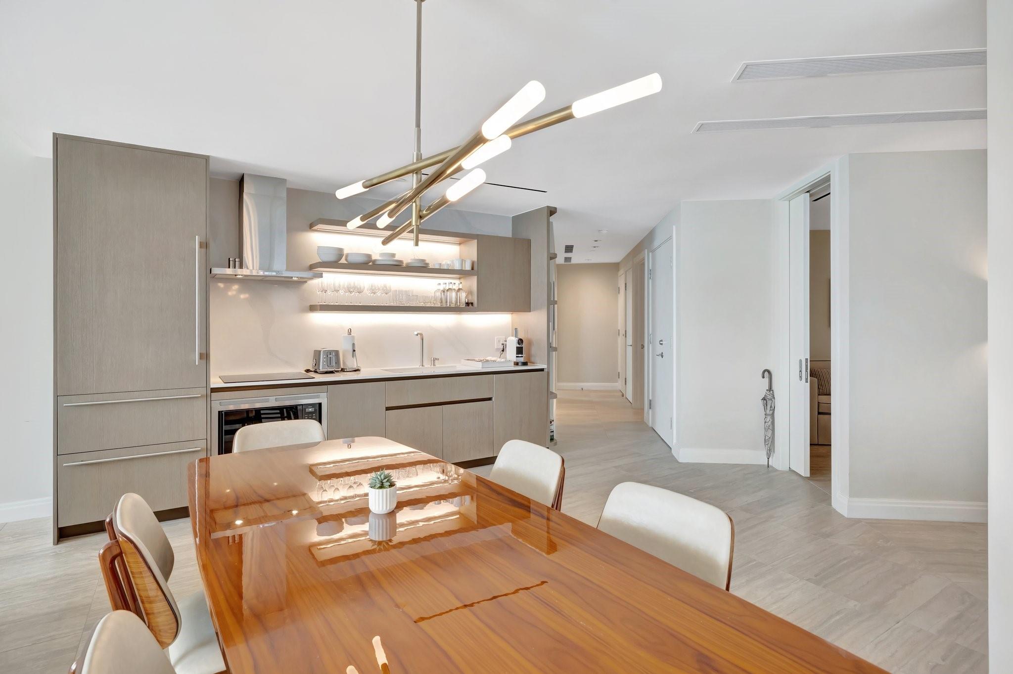 Four Seasons - Residential