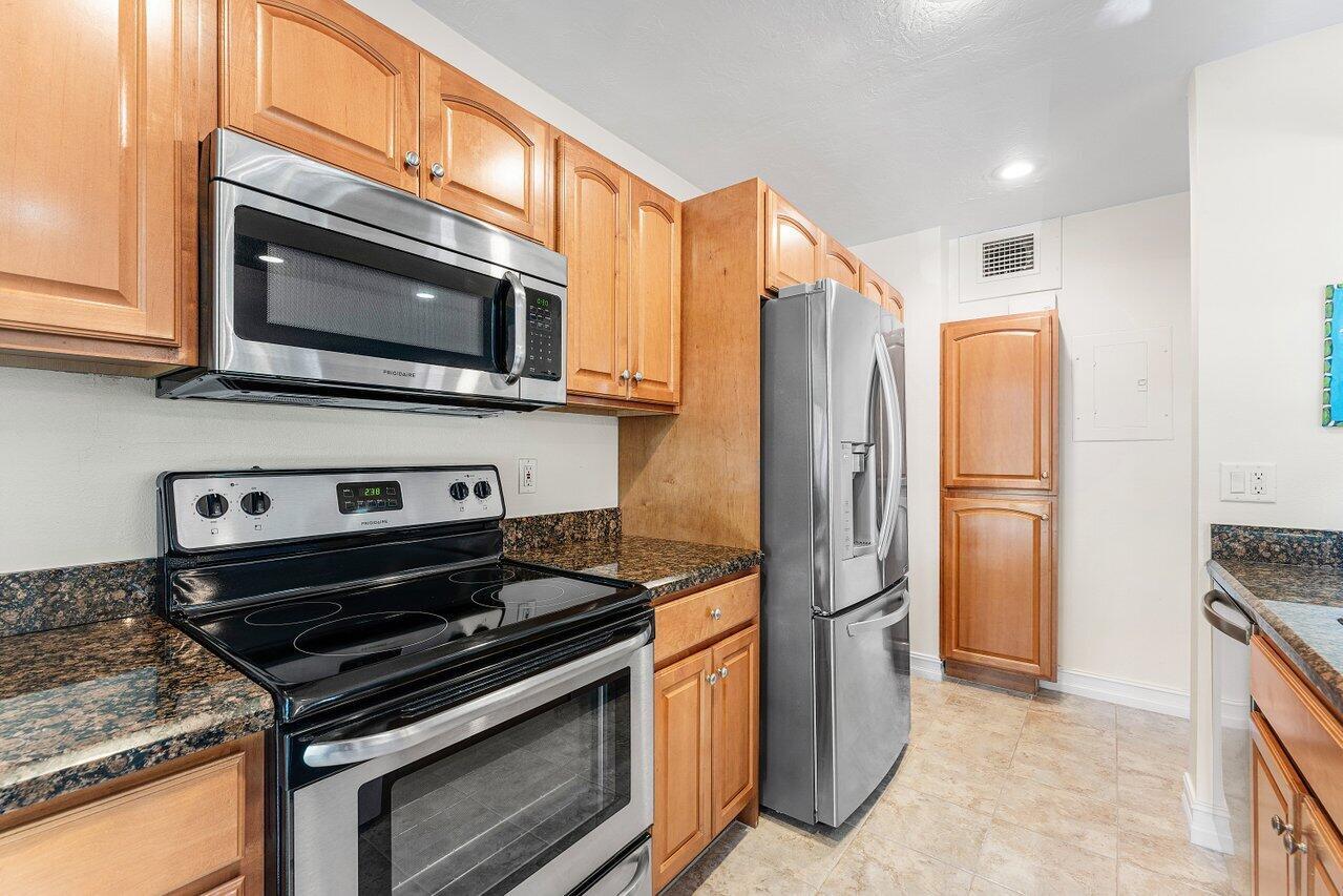 GOLF VILLAS CONDO - Residential