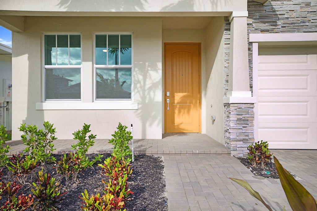 Photo of 13456 Purple Mountain Pass, Delray Beach, FL 33484 (MLS # R10980021)