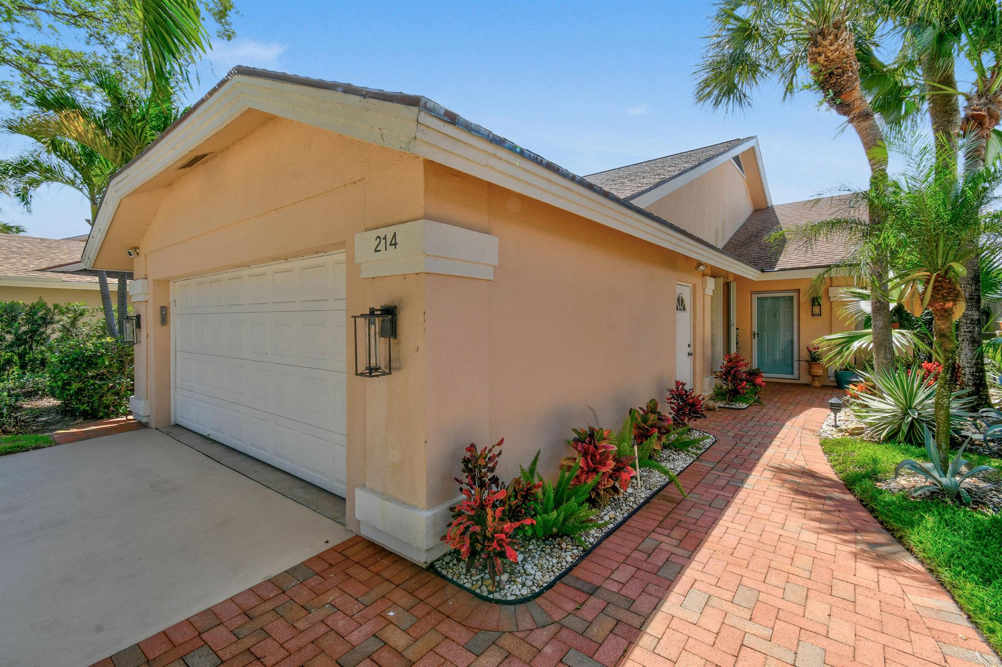 214 E River Park Drive E