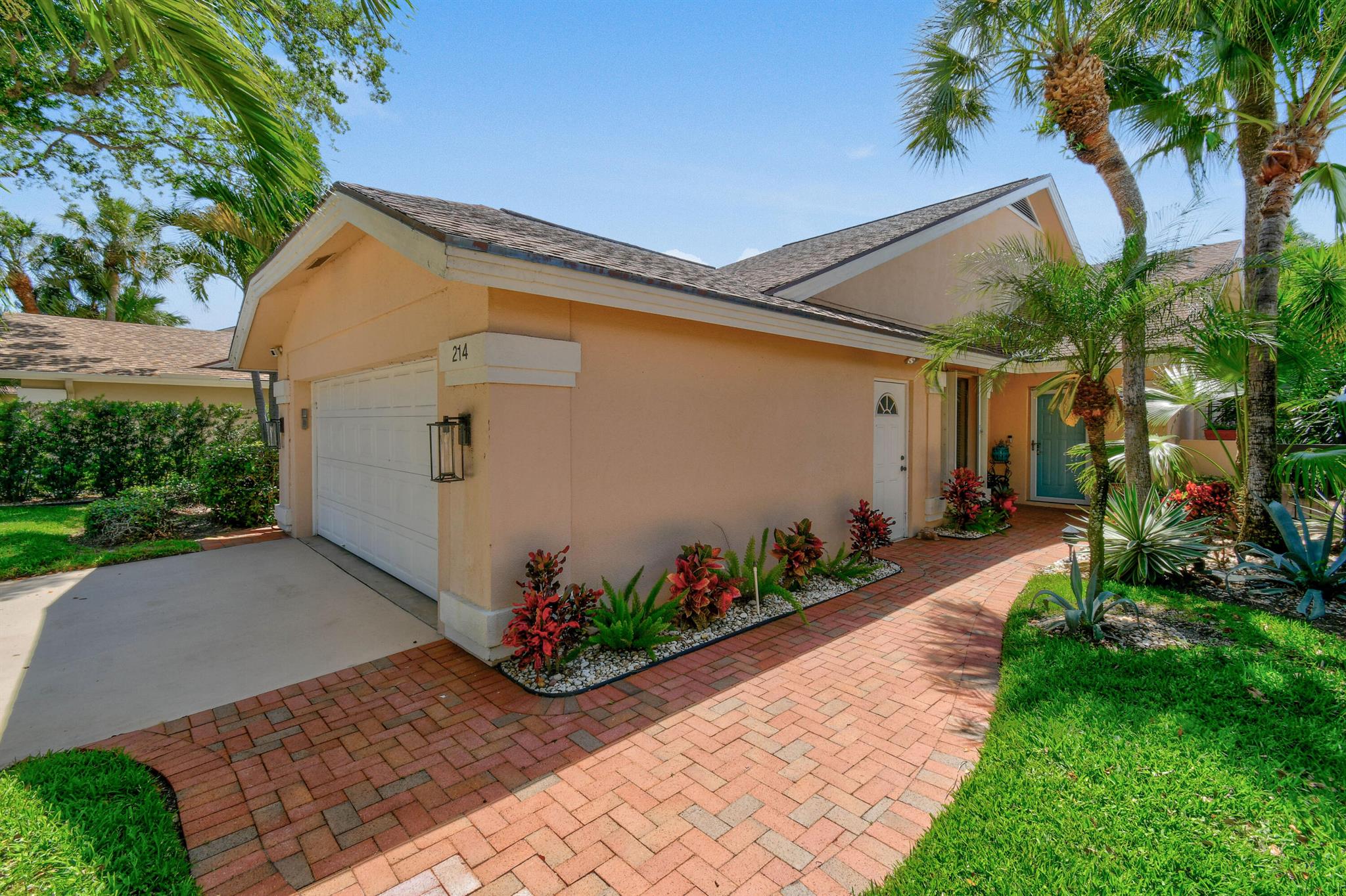214 E River Park Drive E