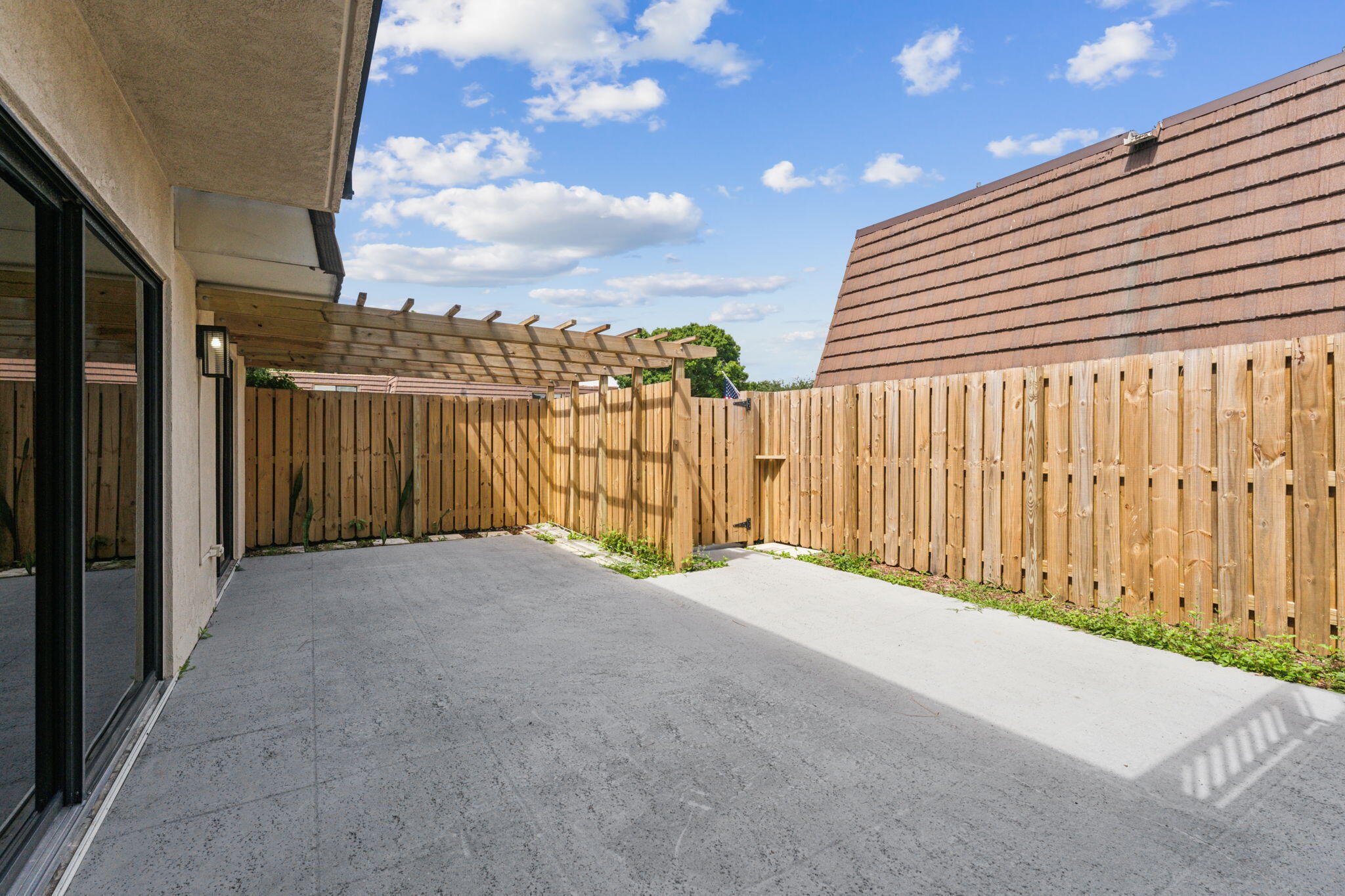 GARDEN LAKES AND GARDEN SQUARE SHOPS - Residential Lease