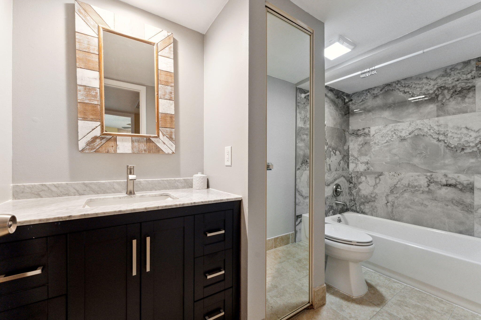 GARDEN LAKES AND GARDEN SQUARE SHOPS - Residential Lease