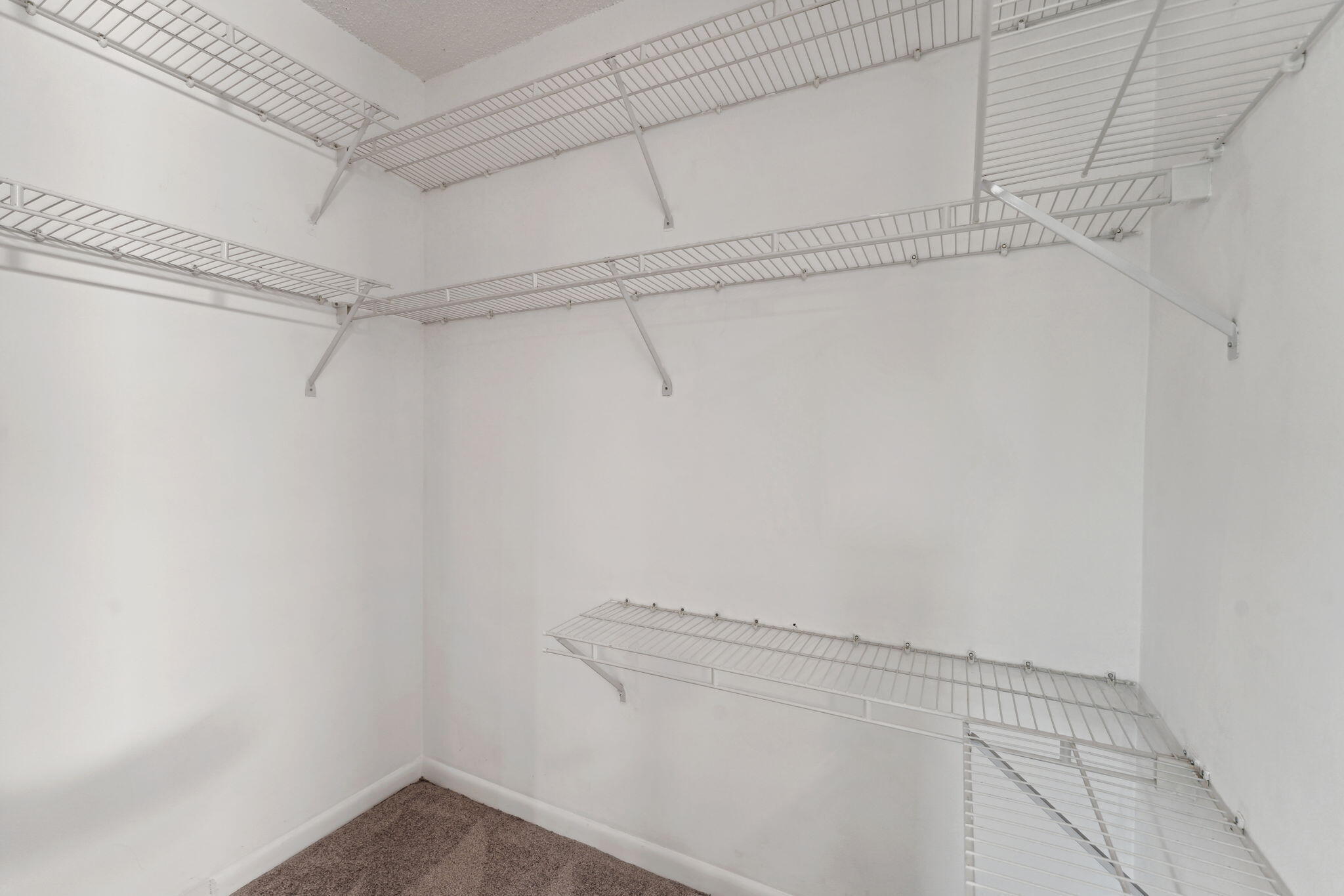 GARDEN LAKES AND GARDEN SQUARE SHOPS - Residential Lease