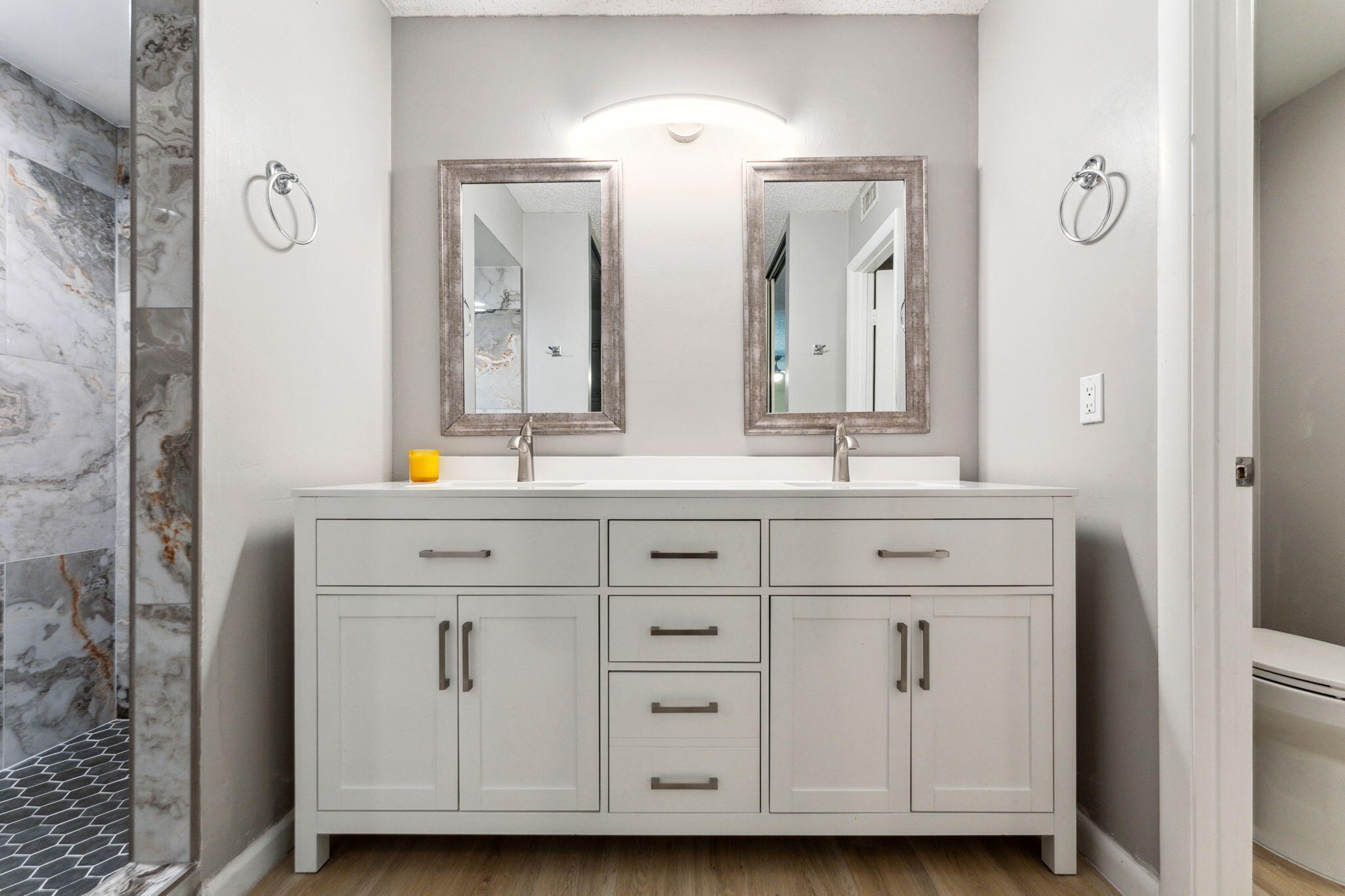 GARDEN LAKES AND GARDEN SQUARE SHOPS - Residential Lease