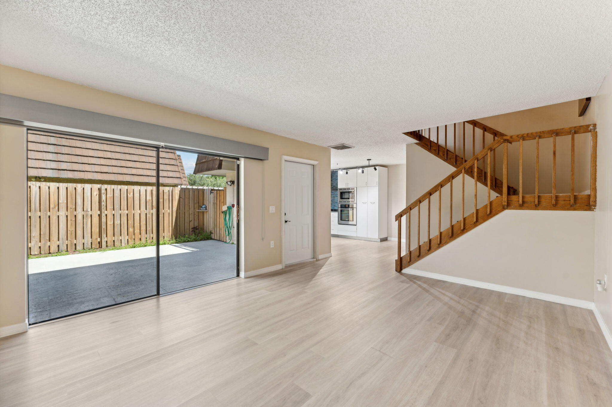 GARDEN LAKES AND GARDEN SQUARE SHOPS - Residential Lease