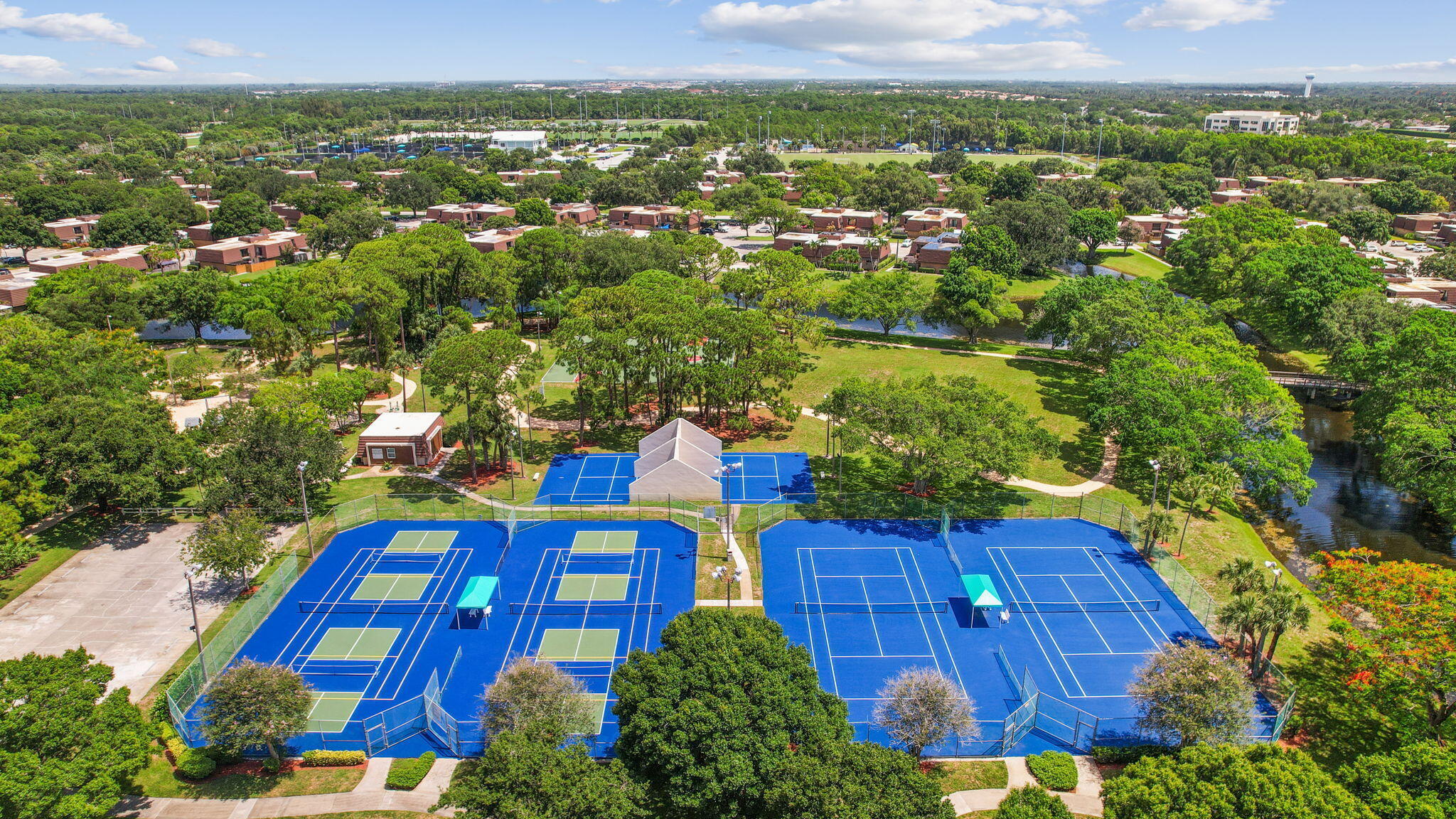 GARDEN LAKES AND GARDEN SQUARE SHOPS - Residential Lease