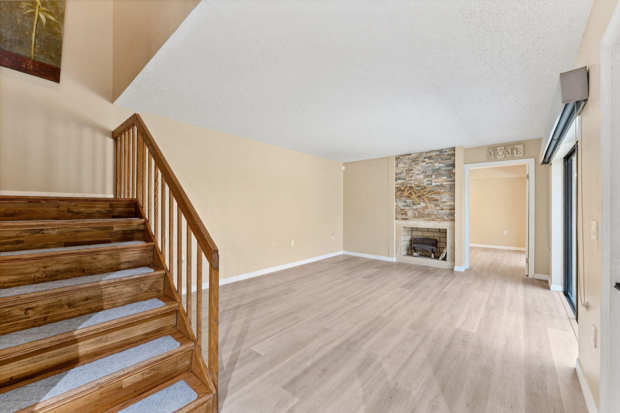 GARDEN LAKES AND GARDEN SQUARE SHOPS - Residential Lease