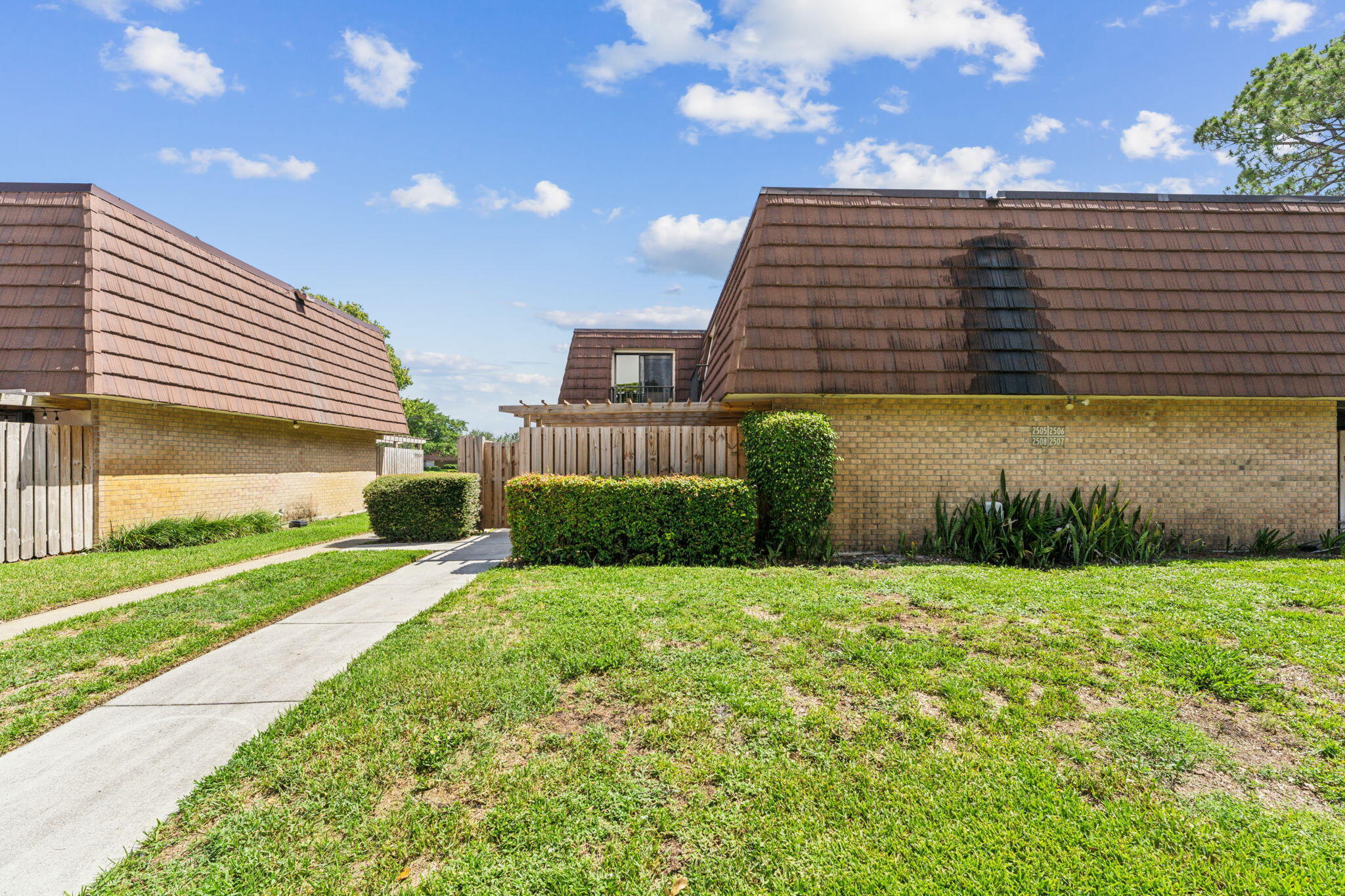 GARDEN LAKES AND GARDEN SQUARE SHOPS - Residential Lease