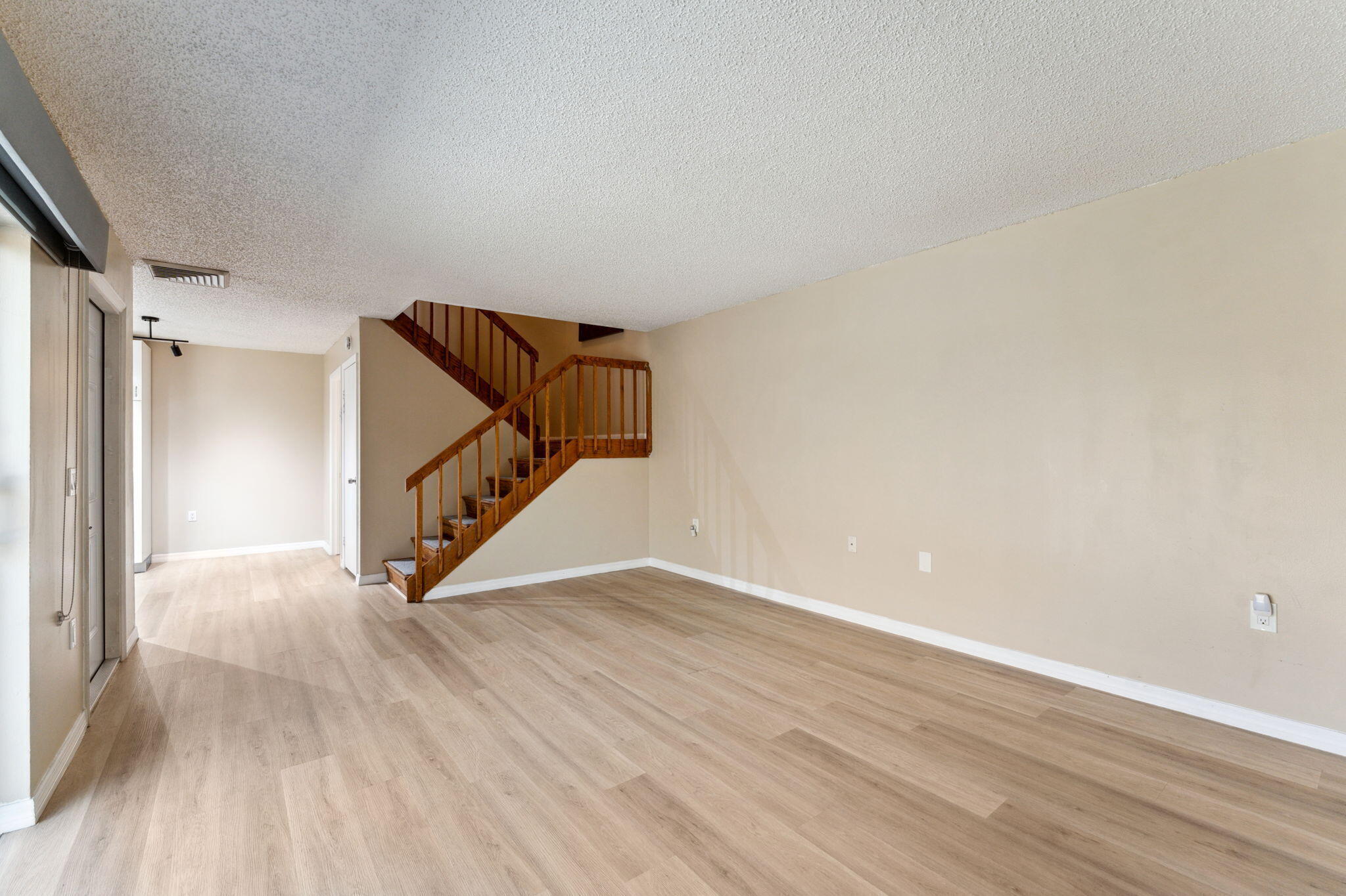 GARDEN LAKES AND GARDEN SQUARE SHOPS - Residential Lease