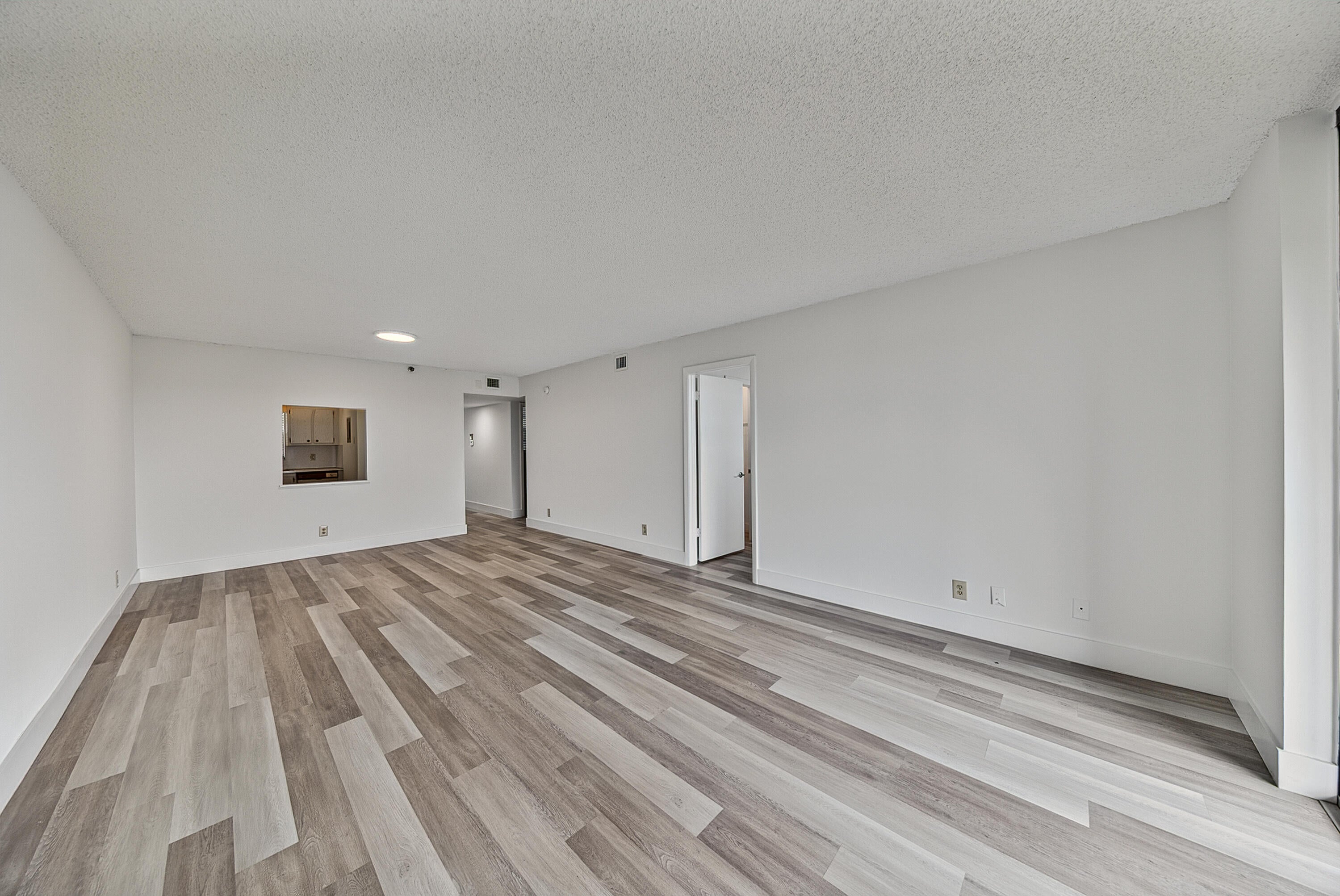 2430 DEER CREEK COUNTRY CLUB Boulevard 704-2