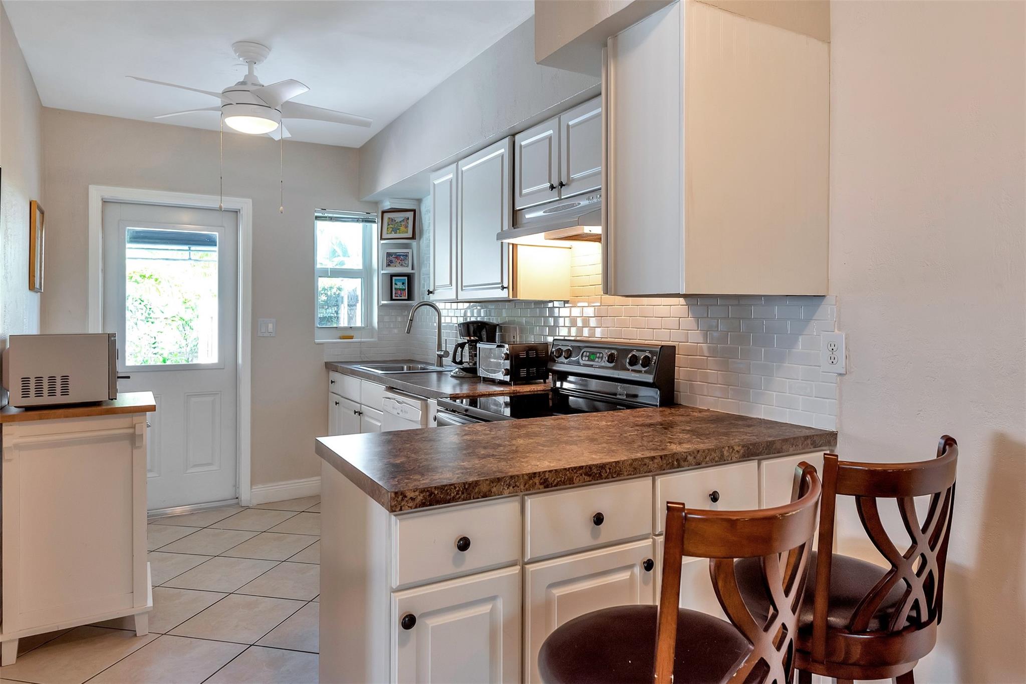 Coral Gardens Amd 32-21 B - Residential Lease