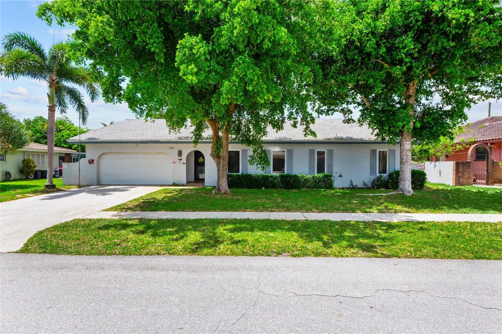 Photo of 1544 NW 9th Street, Boca Raton, FL 33486 (MLS # F10508873)