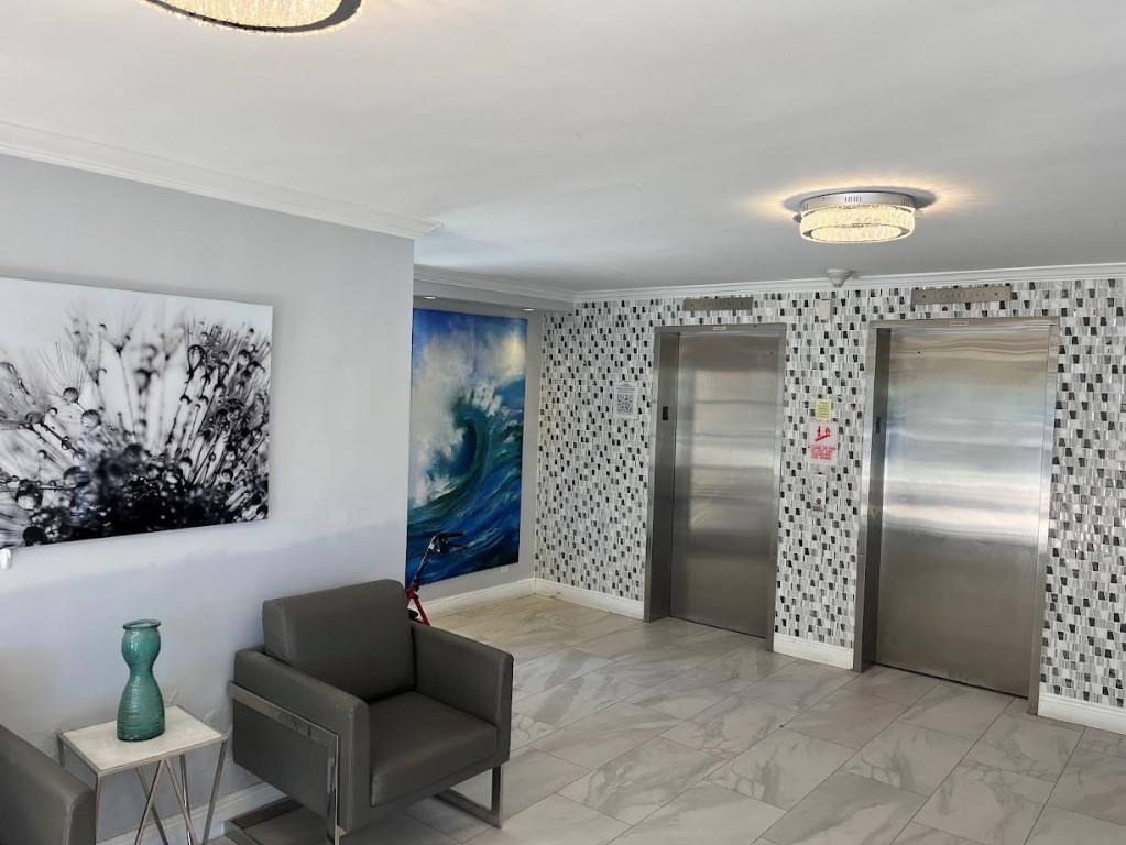 PALM AIRE BUILDING 20 - Residential