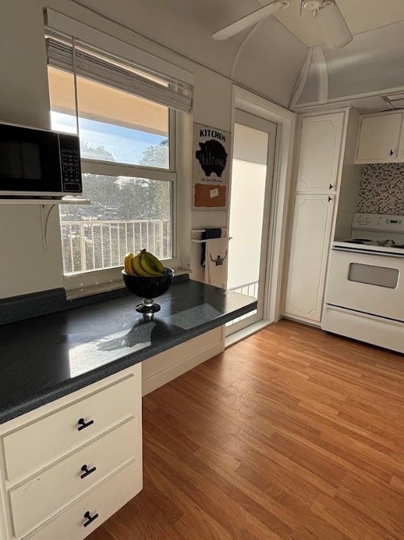 PALM AIRE BUILDING 20 - Residential