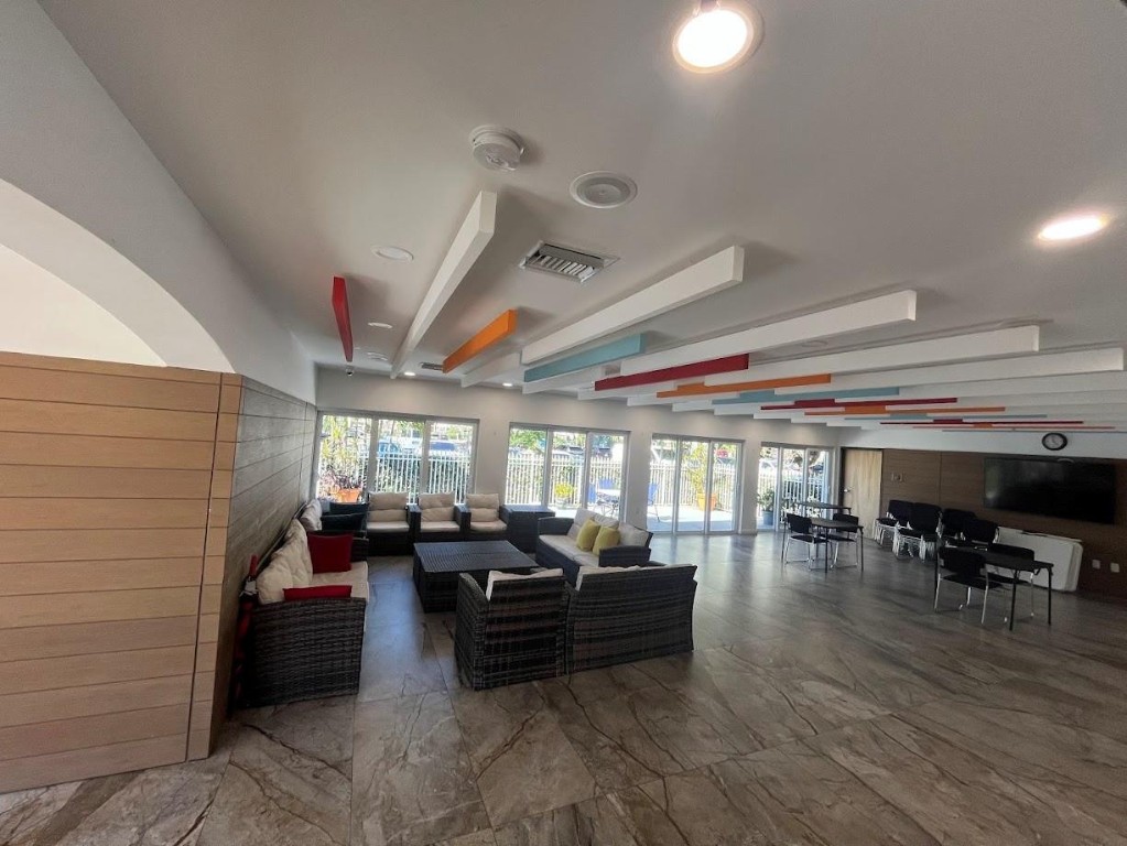 PALM AIRE BUILDING 20 - Residential