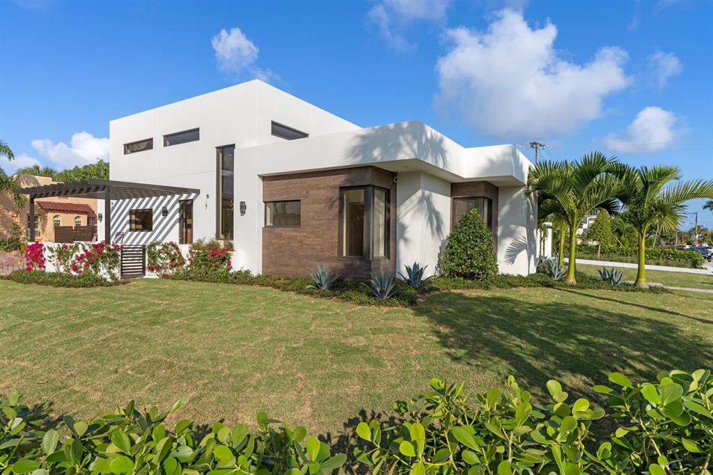 NORTH LAKE WORTH BEACH - Residential