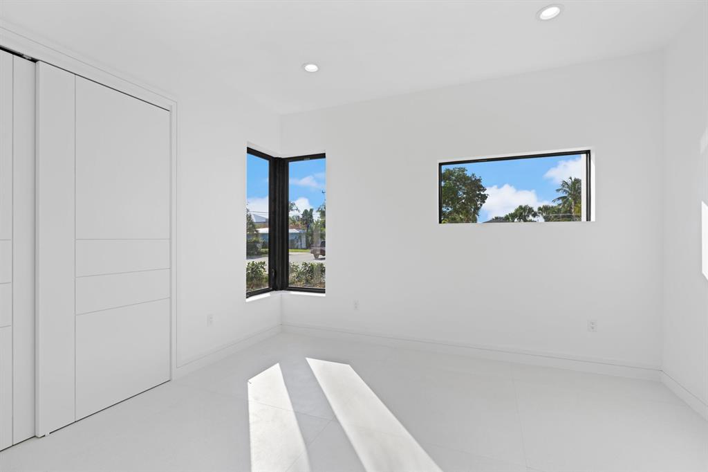 NORTH LAKE WORTH BEACH - Residential