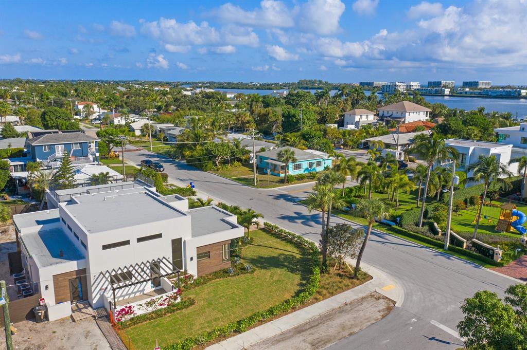 NORTH LAKE WORTH BEACH - Residential