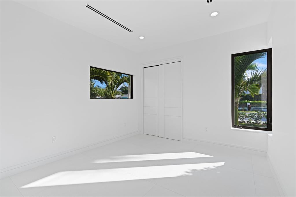 NORTH LAKE WORTH BEACH - Residential