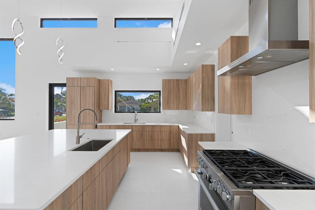 NORTH LAKE WORTH BEACH - Residential