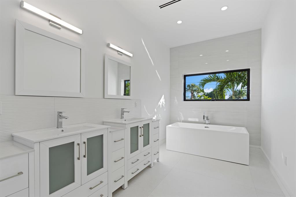 NORTH LAKE WORTH BEACH - Residential