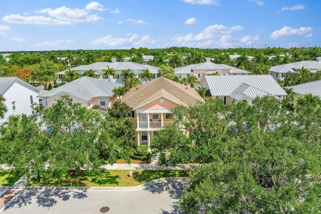 Photo of 1418 Sunshine Drive, Jupiter, FL 33458 (MLS # R10891959)