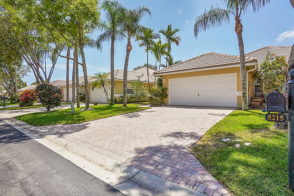 Photo of 5215 Grande Palm Circle, Delray Beach, FL 33484 (MLS # B26081218)