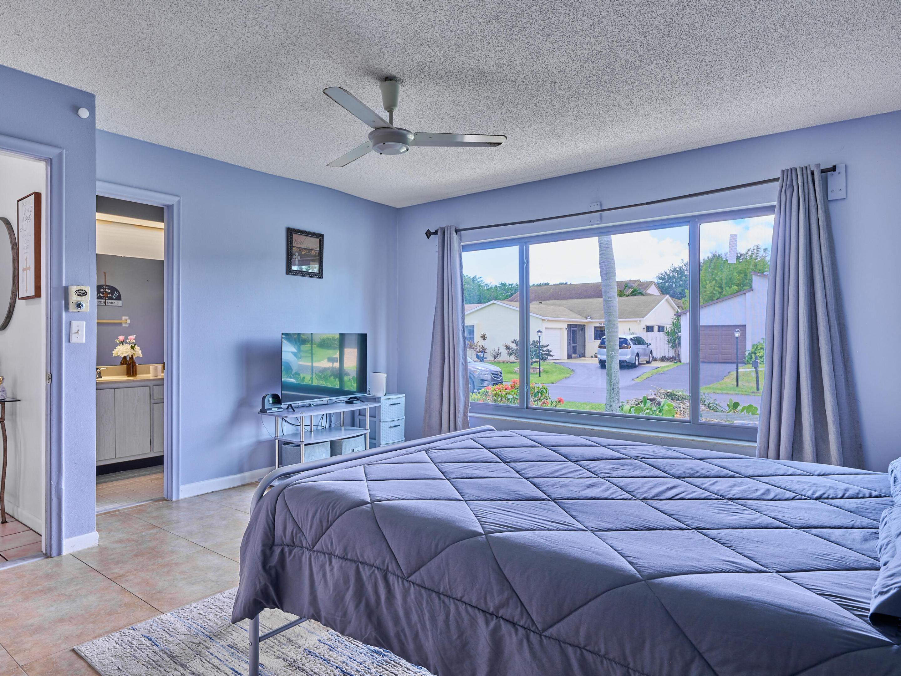 MIRROR LAKES 1 - Residential